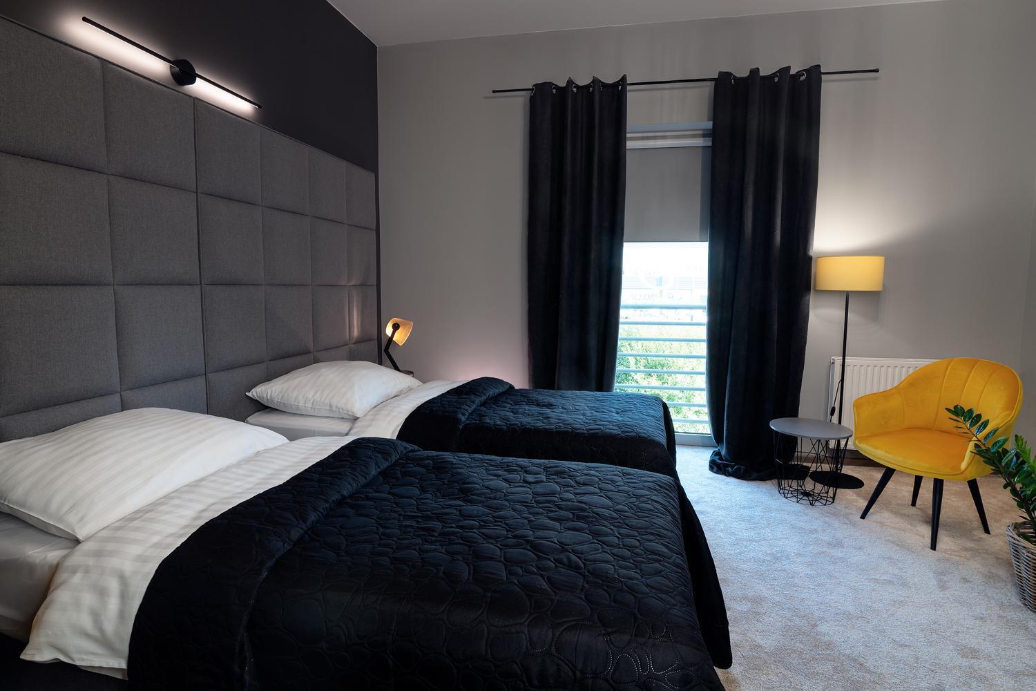 Hotel Absolwent Gostyń Exteriör bild